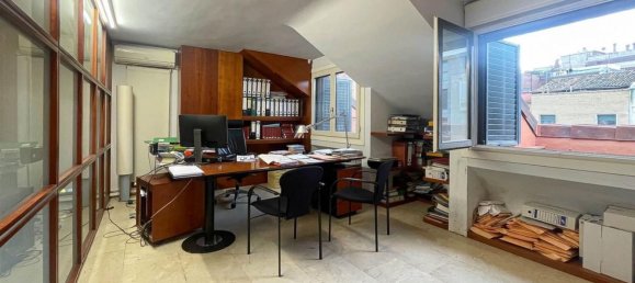 Apartamento T4 em Chartered Community of Navarre, Spain N.º 34372 9