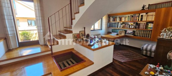 3 bedrooms Penthouse in Lissone, Italy No. 349451 12