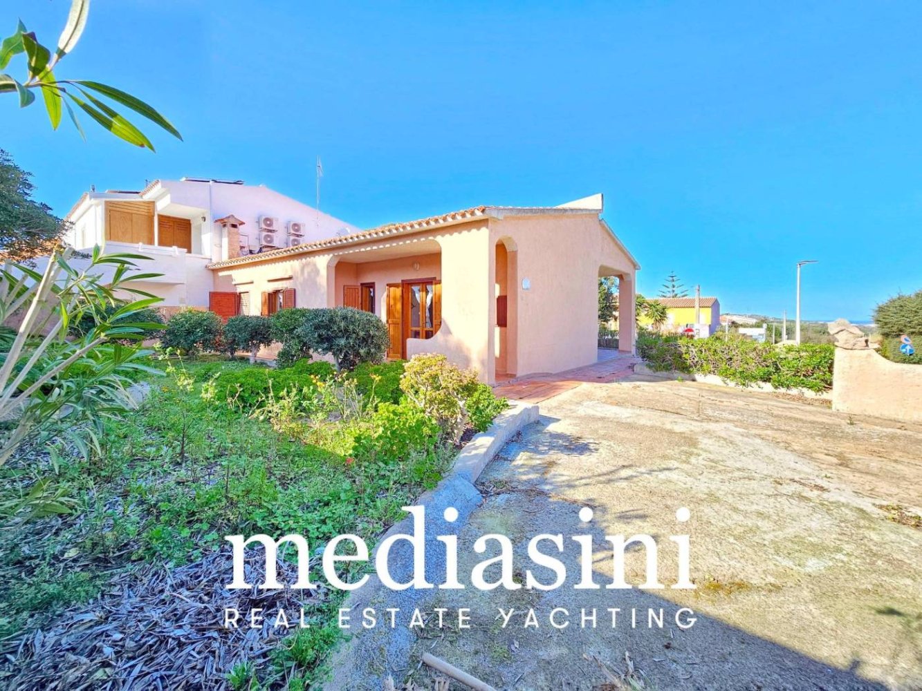 3 bedrooms Villa in Santa Teresa Gallura, Italy No. 74170
