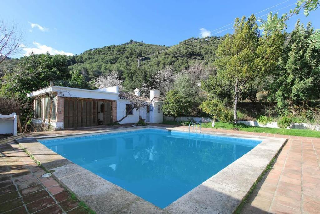 1 bedroom Land in Tolox, Spain No. 85312