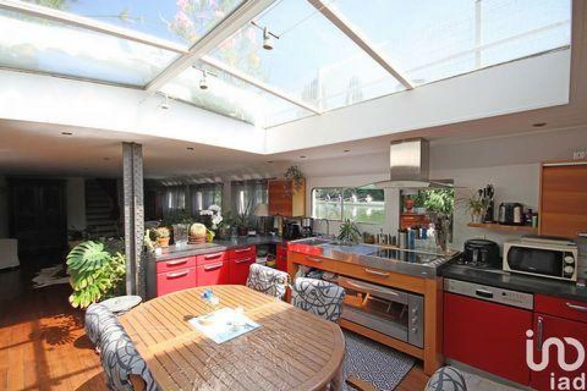 شقة 4 غرف نوم  في Louveciennes, France رقم 36281