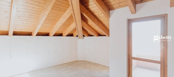 3 rooms Penthouse in Merate, Italy No. 5799 21