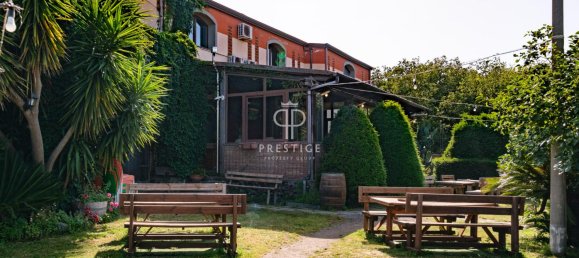 Здание с 8 спальнями в Кастильоне ди Сицилия, Италия № 354010 9