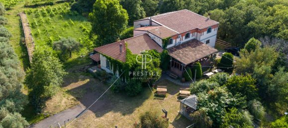 Здание с 8 спальнями в Кастильоне ди Сицилия, Италия № 354010 6