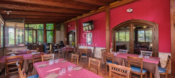 Здание с 8 спальнями в Кастильоне ди Сицилия, Италия № 354010 7