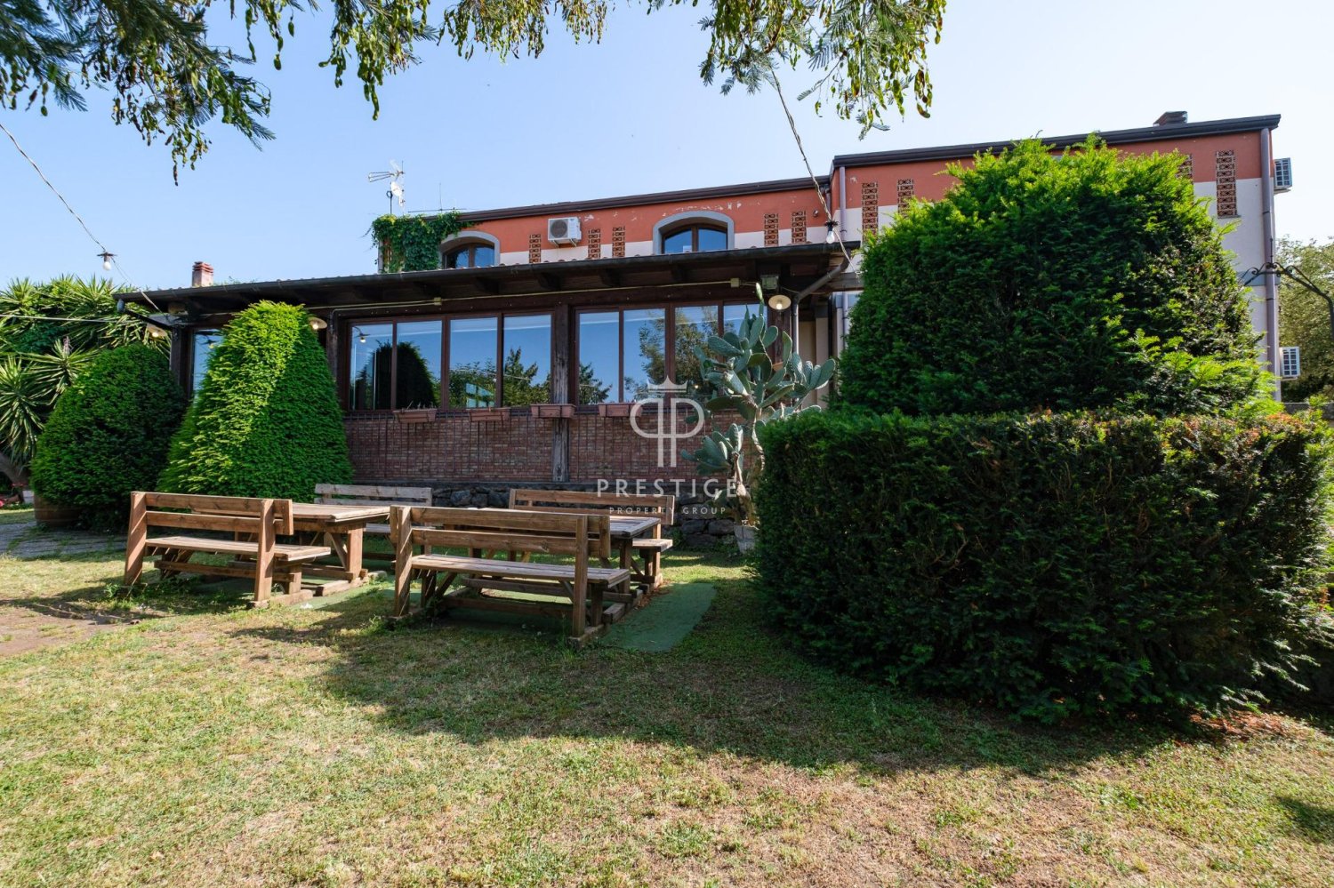 Здание с 8 спальнями в Кастильоне ди Сицилия, Италия № 354010