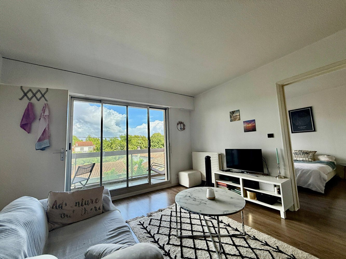 1 bedroom Apartment in Bordeaux, France No. 279380