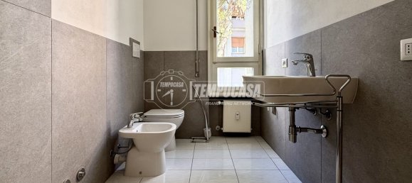 Apartamento de 2 habitaciónes en Lecco, Italy No. 275049 13