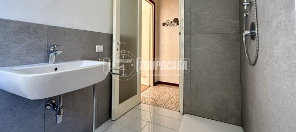 Apartamento de 2 habitaciónes en Lecco, Italy No. 275049 14