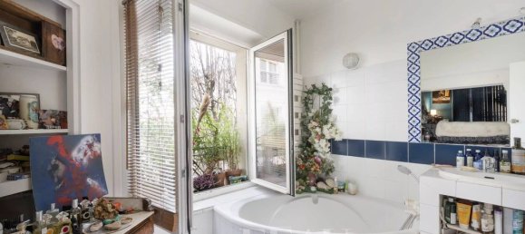 4 bedrooms Apartment in Paris, France No. 180971 4