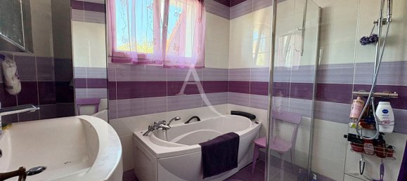 4 bedrooms House in Calvados, France No. 354639 5