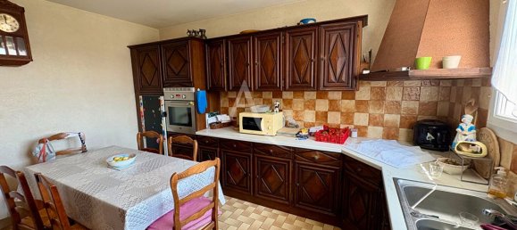 4 bedrooms House in Calvados, France No. 354639 3