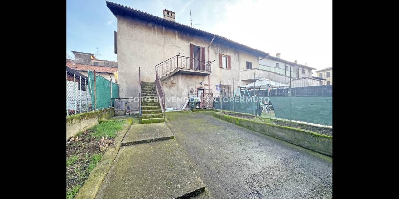 Villa de 3 divisões em Brembate, Italy N.º 155639
