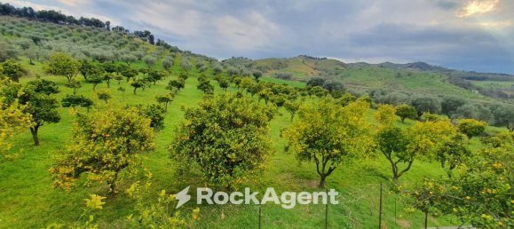 Terreno en Crotone, Italy 35000 m² No. 140493 8