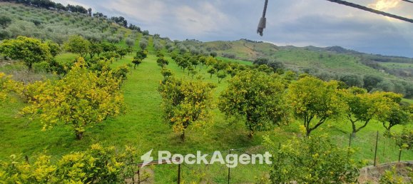 Terreno en Crotone, Italy 35000 m² No. 140493 20