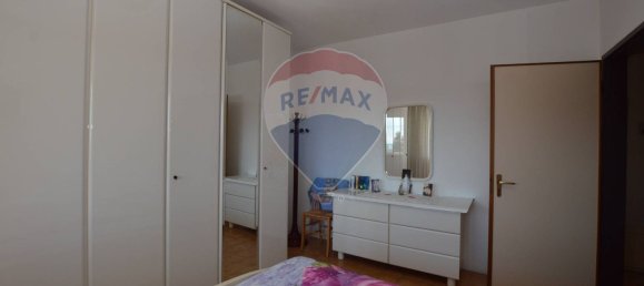 5 rooms Apartment in Savona, Italy No. 36232 17