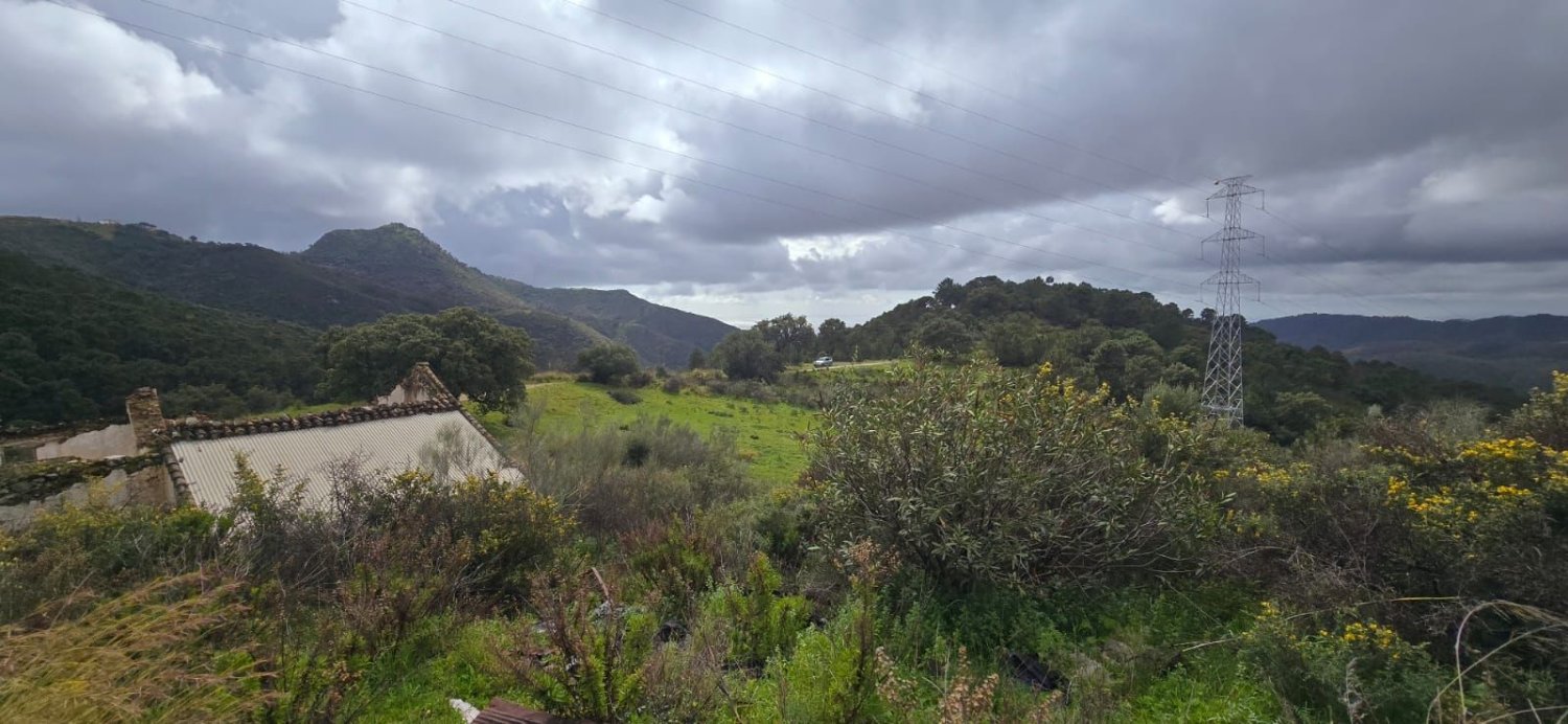  Land in Benahavis, Spain No. 137530