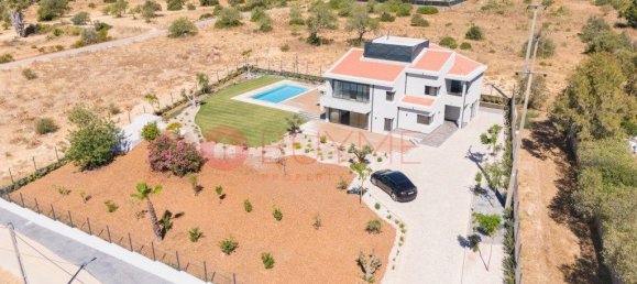 Дом с 5 спальнями в Картейра, Португалия № 33046 2