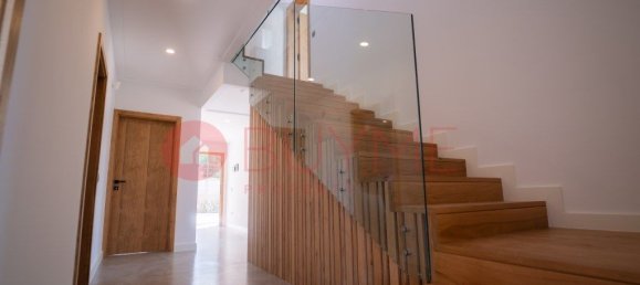 Дом с 5 спальнями в Картейра, Португалия № 33046 18