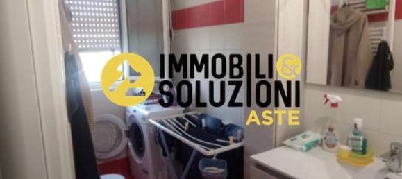 Apartamento de 3 habitaciónes en Garbagnate Milanese, Italy No. 6932 5