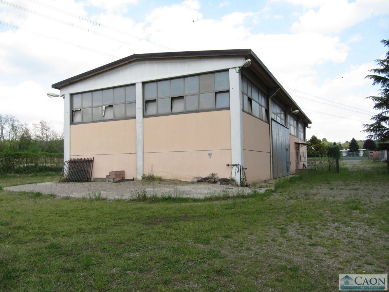Lagerhaus in Binago, Italy 431m², Nr. 135389