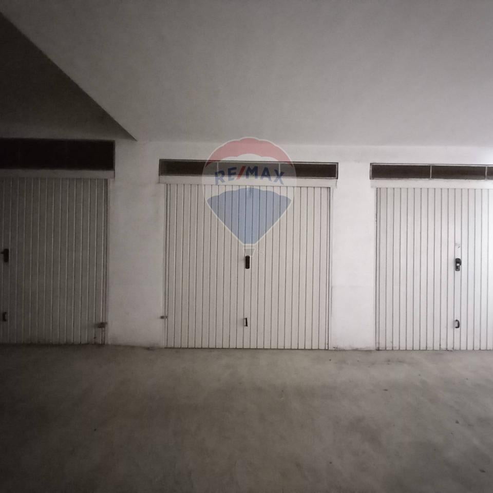 1 room Garage in Palermo, Italy No. 15574