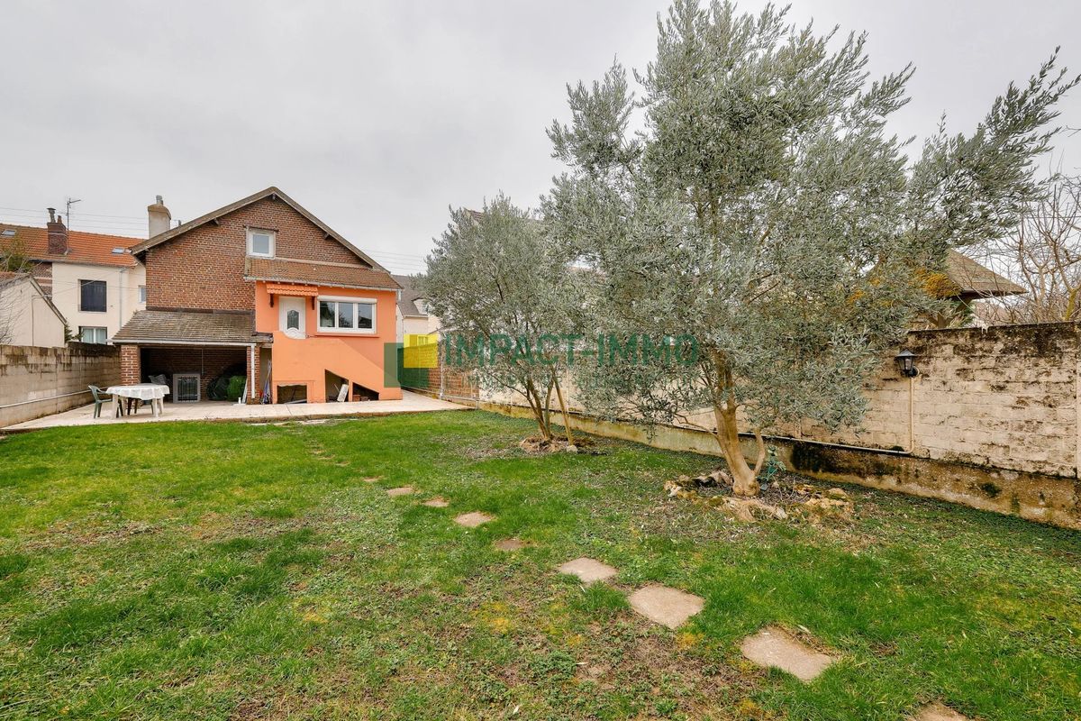 Дом с 3 спальнями в Гонесс, Франция № 117316