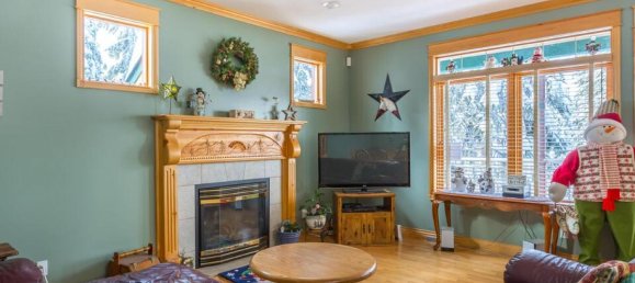 6 bedrooms House in British Columbia, Canada No. 1269 9