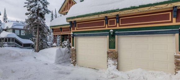 6 bedrooms House in British Columbia, Canada No. 1269 3