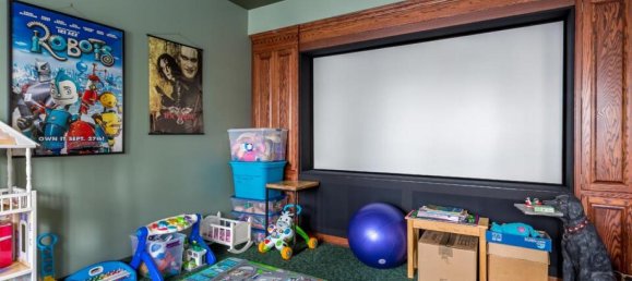 6 bedrooms House in British Columbia, Canada No. 1269 12