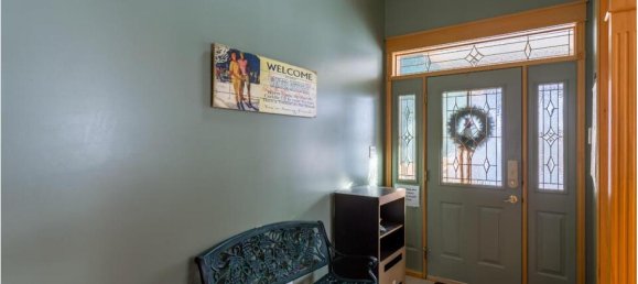 6 bedrooms House in British Columbia, Canada No. 1269 4