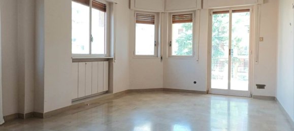4 Schlafzimmer Wohnung in Bari, Italy, Nr. 317119 5