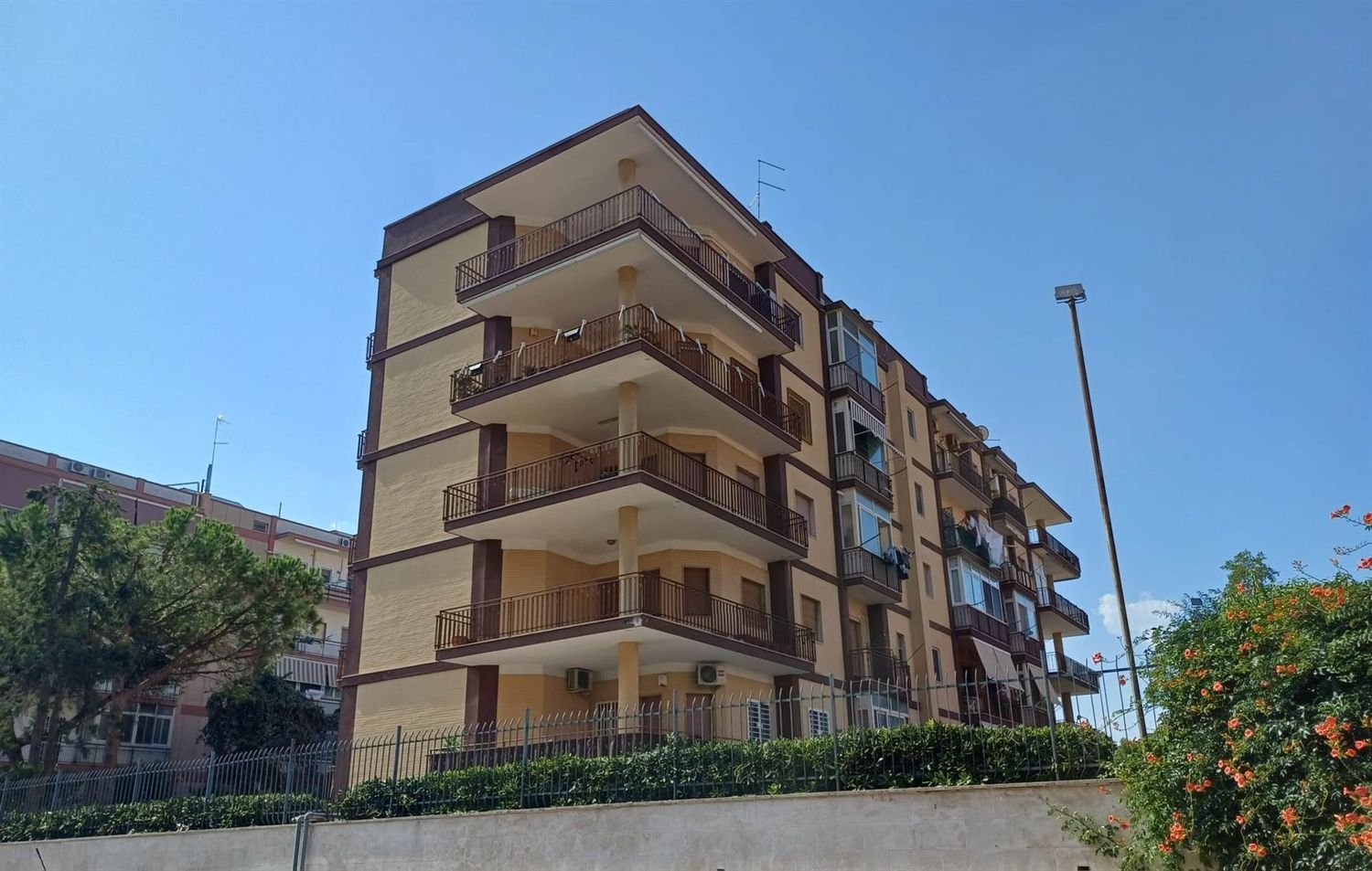 4 Schlafzimmer Wohnung in Bari, Italy, Nr. 317119