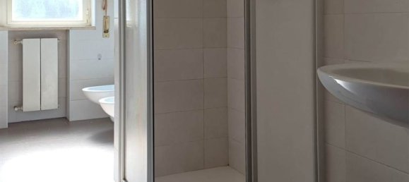 4 Schlafzimmer Wohnung in Bari, Italy, Nr. 317119 10