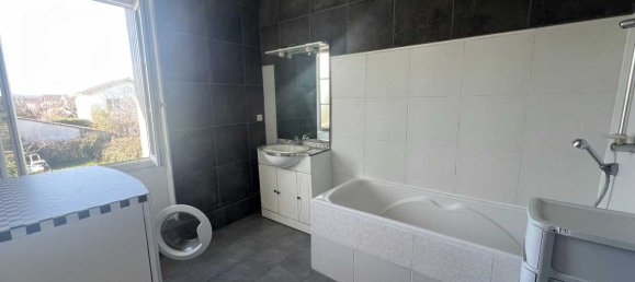 4 bedrooms Villa in Villeneuve-sur-Lot, France No. 191600 17