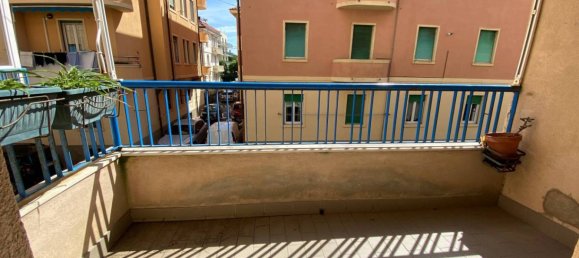 Apartamento de 3 dormitorios en Albissola Marina, Italy No. 316435 24