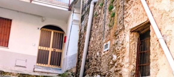 3 rooms Apartment in Montecorvino Pugliano, Italy No. 28976 3