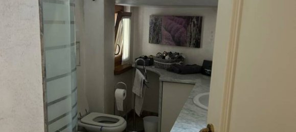 Villa de 3 dormitorios en Erba, Italy No. 2827 10