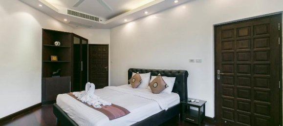 4 bedrooms Villa in Patong, Thailand No. 5956 14