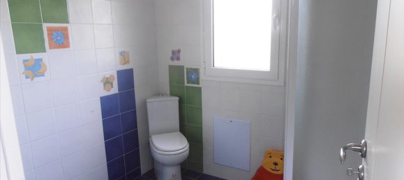 4 Schlafzimmer Gewerbliche Immobilien in Rafina, Greece, Nr. 7883 10