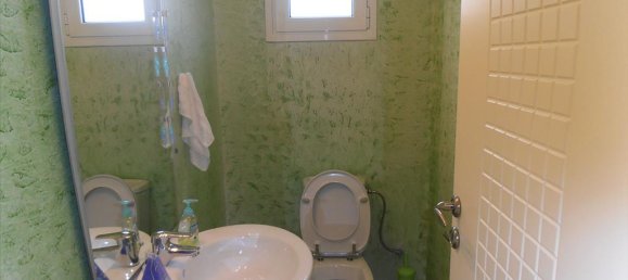 4 Schlafzimmer Gewerbliche Immobilie in Rafina, Greece, Nr. 7883 9