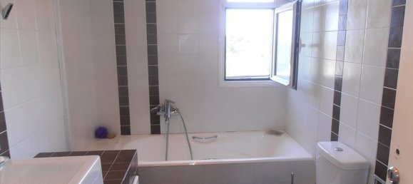 4 Schlafzimmer Gewerbliche Immobilien in Rafina, Greece, Nr. 7883 13
