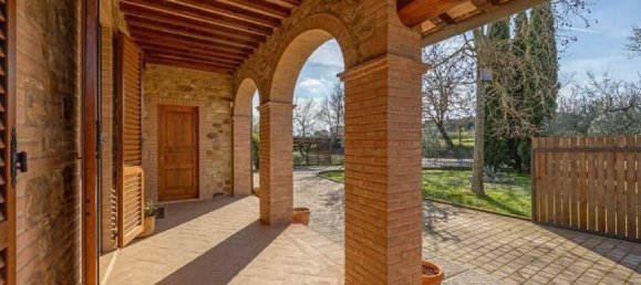 Casa de 8 habitaciónes en Foiano della Chiana, Italy No. 33174 12