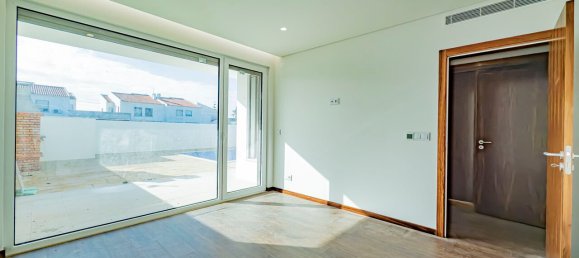 4 bedrooms Villa in Sintra, Portugal No. 116222 2