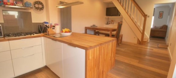 3 bedrooms House in Tonbridge, United Kingdom No. 10610 3