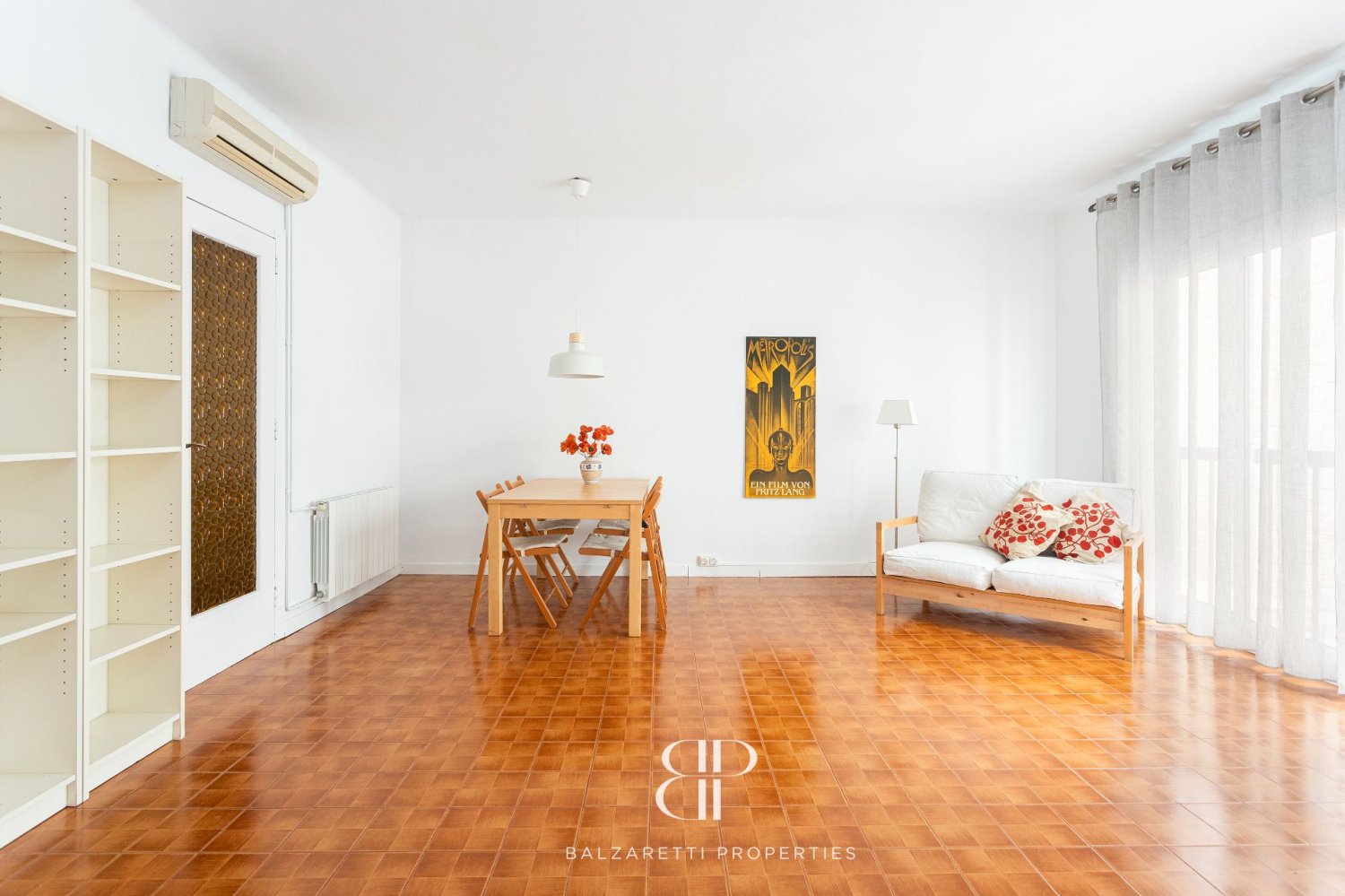3 bedrooms Apartment in Ciutat Vella, Spain No. 71245