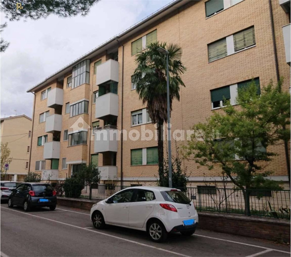 3 bedrooms Apartment in Teramo, Italy No. 95369