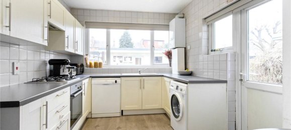 3 bedrooms House in Finchley, United Kingdom No. 3623 12