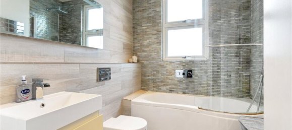 3 bedrooms House in Finchley, United Kingdom No. 3623 23