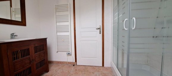 4 bedrooms House in Orleans, France No. 250949 18